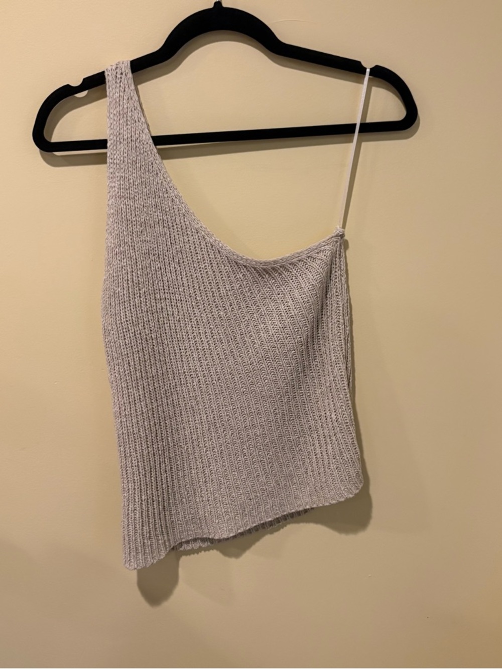 Le Lis One-Shoulder Cream Knit Top